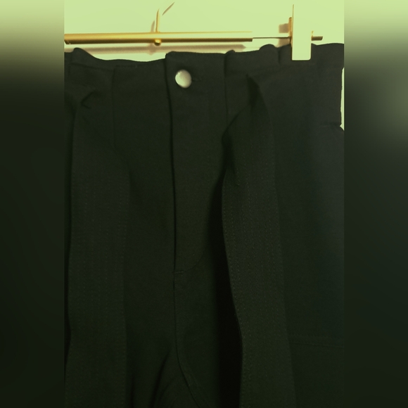 BLACK PANT BY SO, PLEATED WITH CUFFED HEM. SIZE 7 RUN LARGE. NEW WITHOUT TAG. - Picture 10 of 16